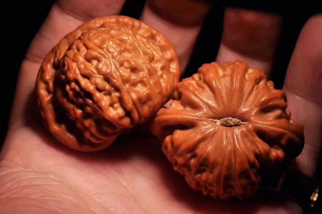 如何盘核桃又红又亮,核桃怎么盘油亮