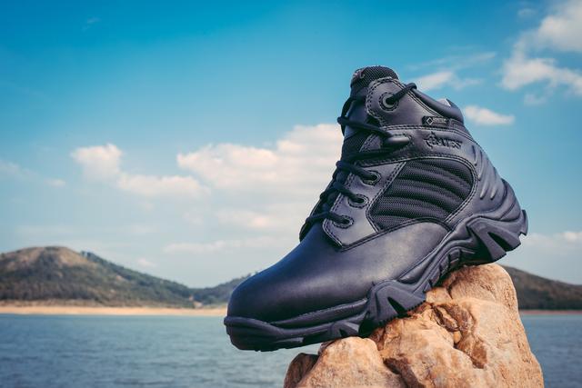 户外达人穿搭,战术靴冬季测评