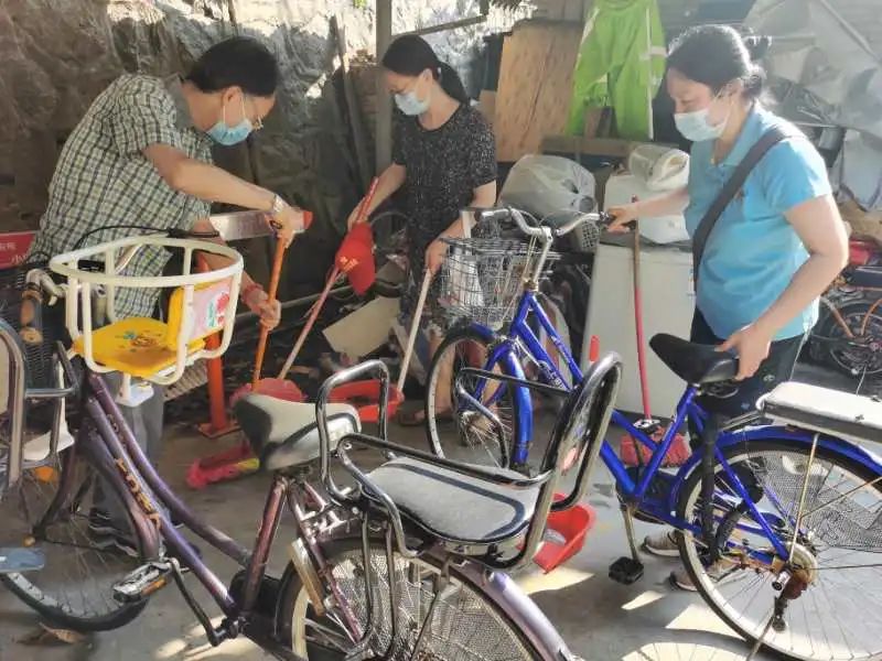 西关街道环境卫生综合整治,大学东路环境卫生整治