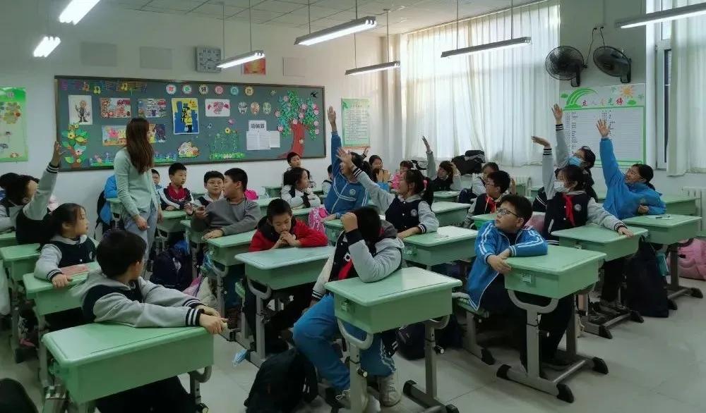 小学有特色的社团活动课,胶州市第六实验小学运动会