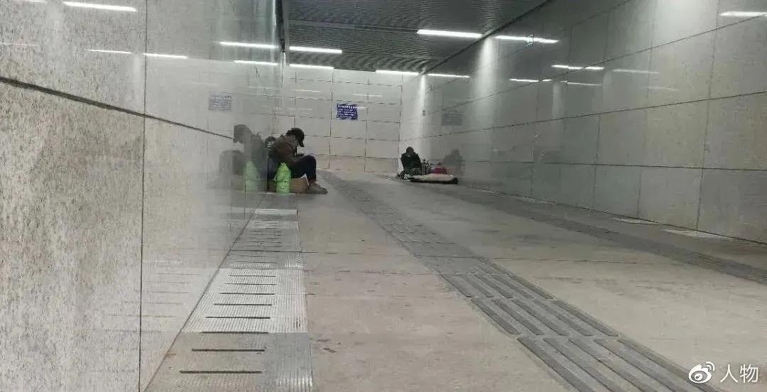 老板变成乞丐的视频,老板变成流浪汉视频