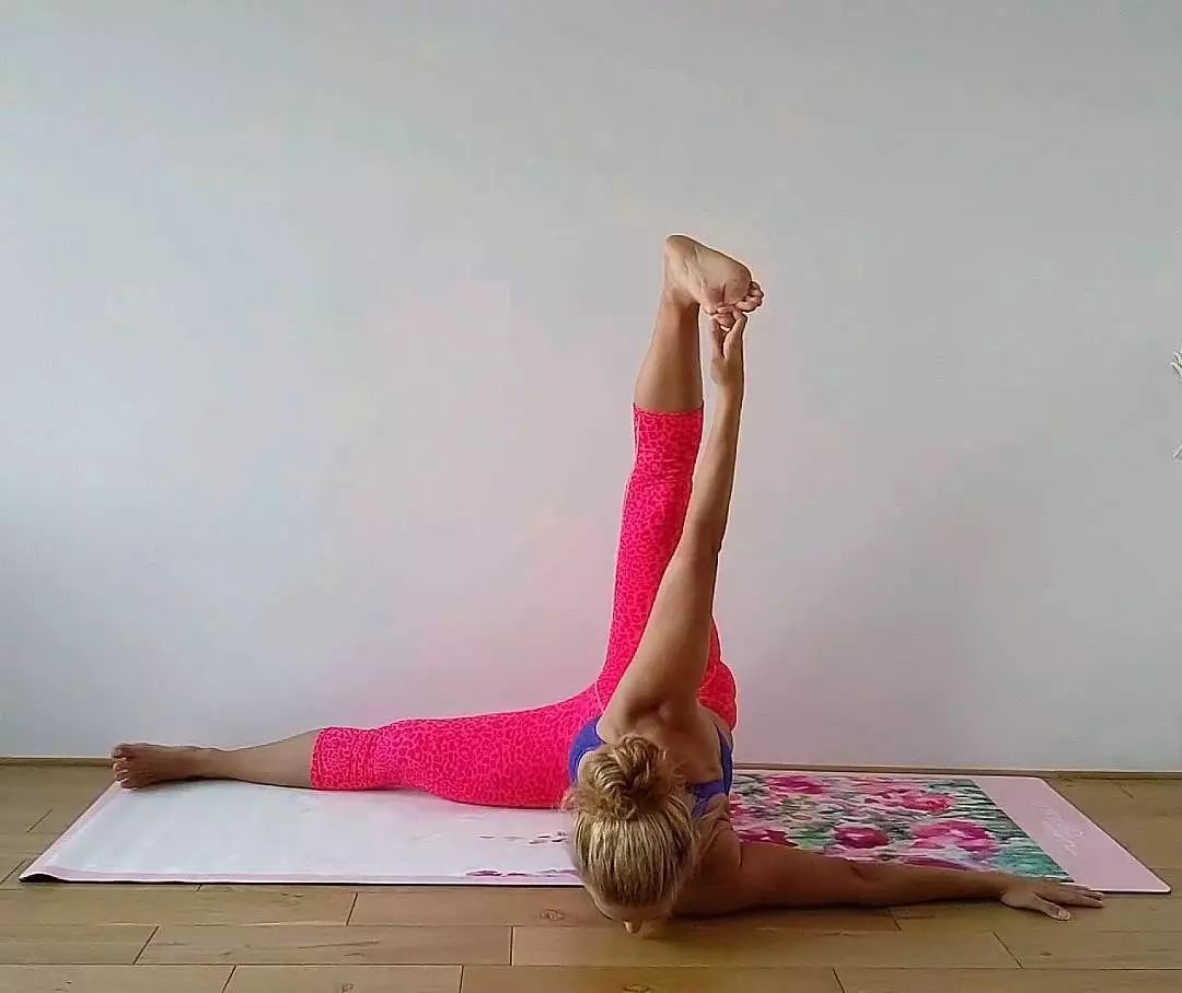 高低肩推背矫正,胸背肩的正确训练顺序