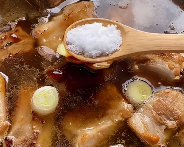 糖醋排骨小孩子爱吃的,糖醋排骨这样做隔壁小孩都馋哭了