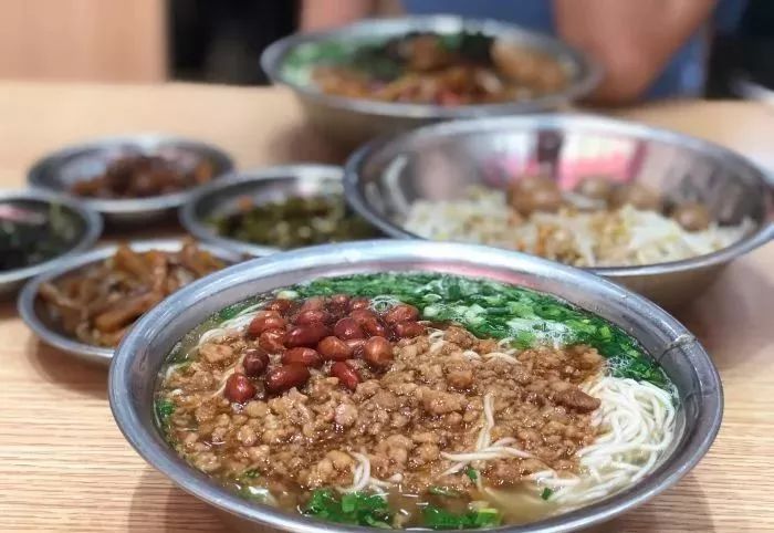 南宁偏僻巷子美食,南宁巷子里的湘菜