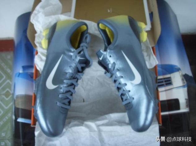 一人一鞋球星的执念球迷的追求你最喜爱的那双鞋穿了多久?