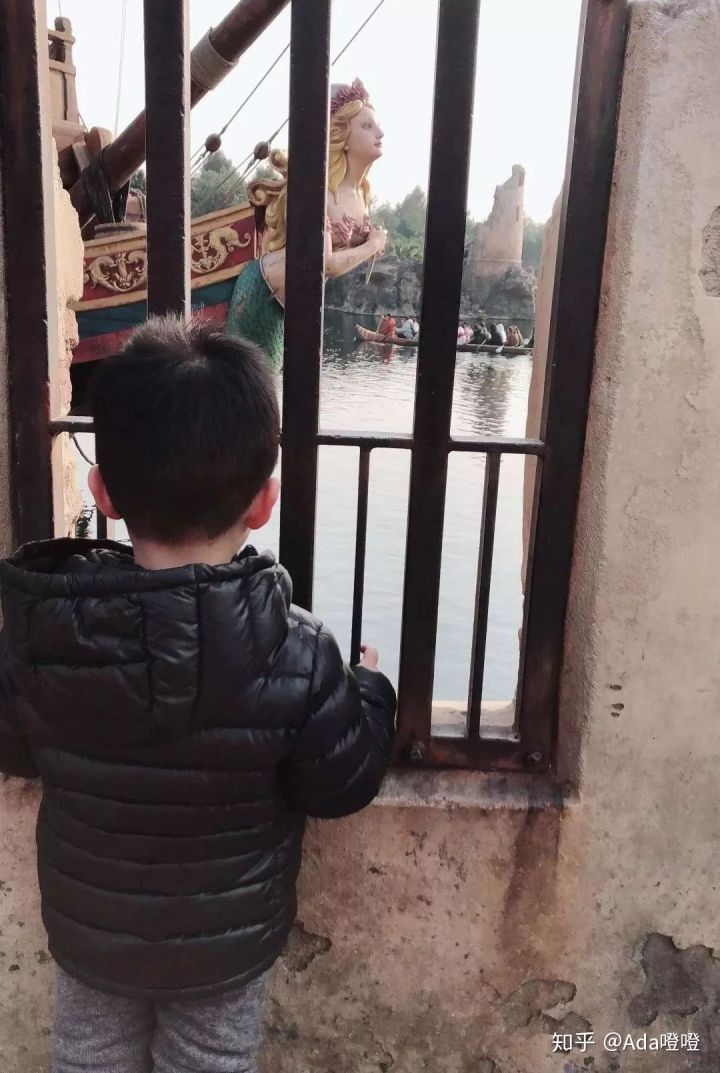 独自带2岁的娃怒刷了10次上海迪士尼，不听我听谁？