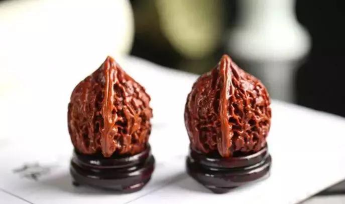 文玩核桃应该是先包浆还是先上色,文玩手串核桃怎么上色快包浆快