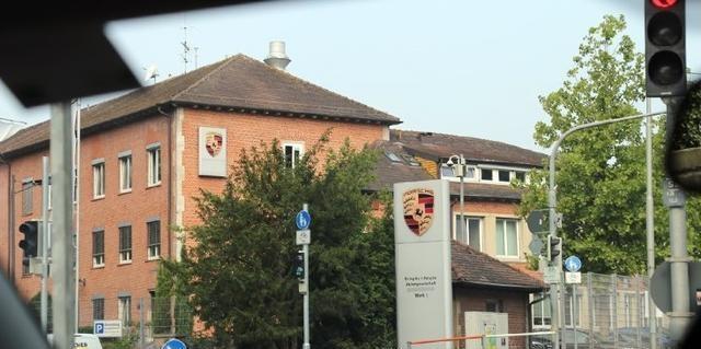 保时捷卡宴属于什么档次的车,在德国人眼里奥迪是豪华品牌吗