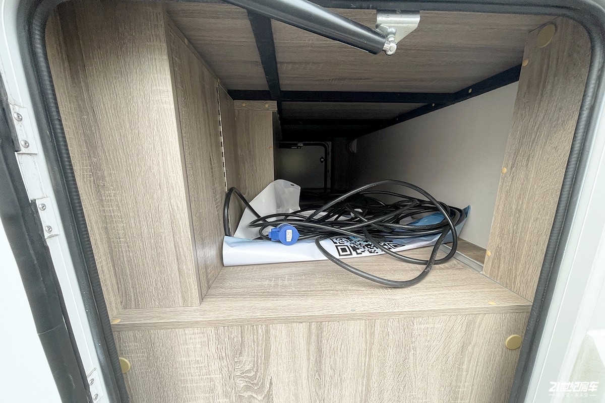 霍夫勒逸翔房车小额头,霍夫勒逸翔小顶房车