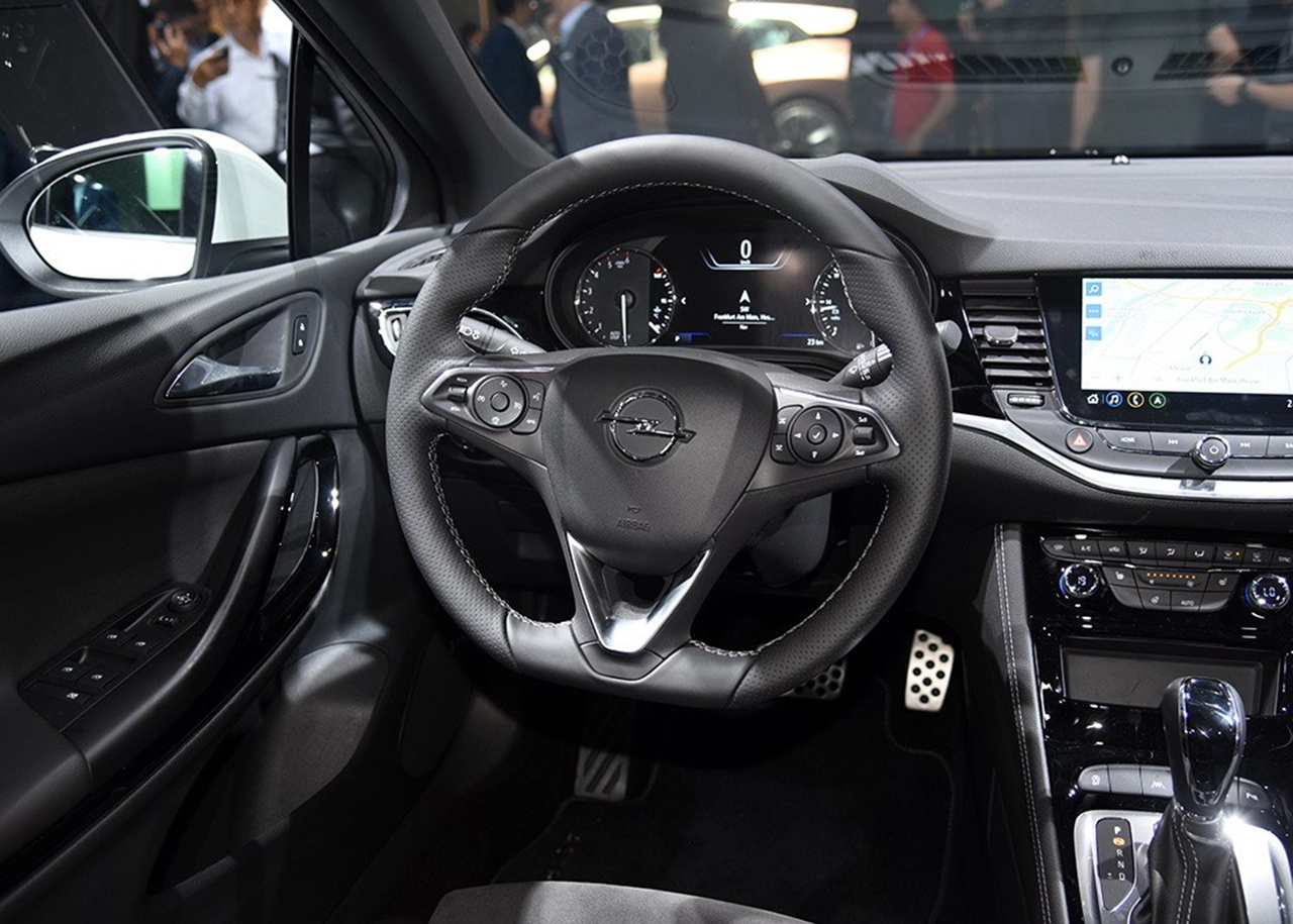 针对英国特供的“威朗”，不出自别克，而是沃克斯豪尔的旗舰