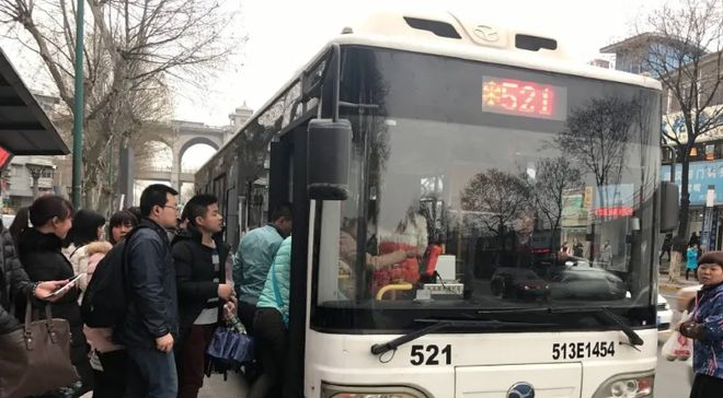 武汉最大的公交车,武汉最特殊的一趟公交车