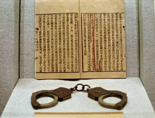 古代的复杂机械锁,古代简易链锁