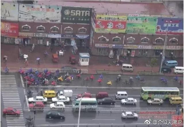 九十年代天津老照片图文,老照片1980年的天津街景