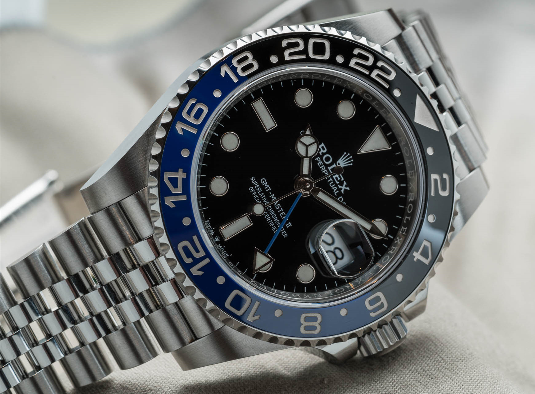 劳力士水鬼和欧米茄表哪个好,劳力士水鬼和卡西欧水鬼对比