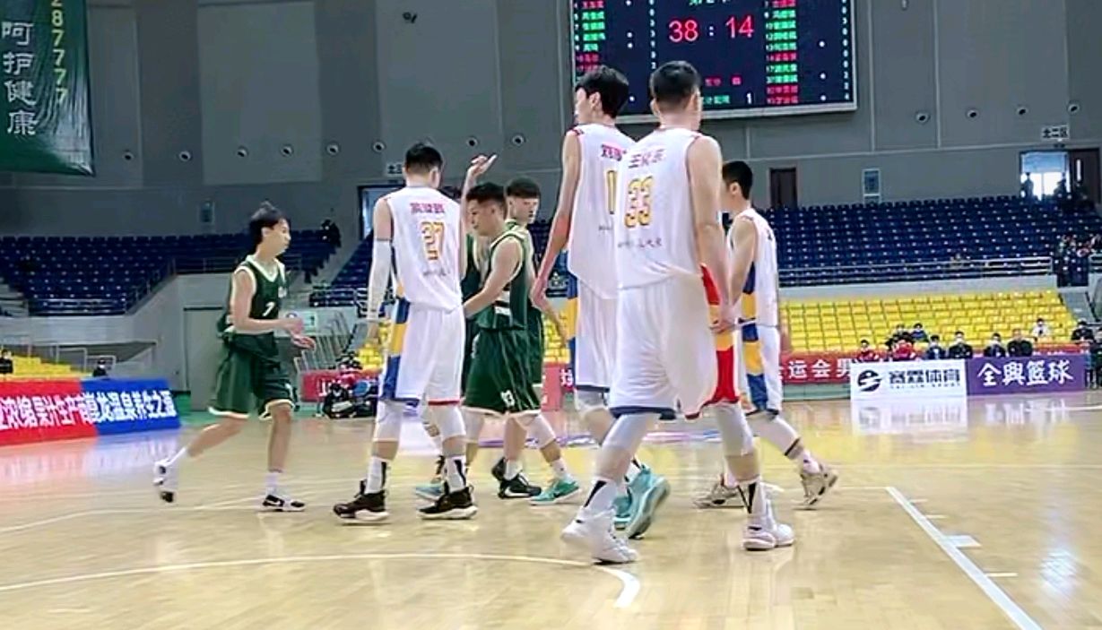 辽宁张镇麟半场三分,新疆辽宁张镇麟四记三分