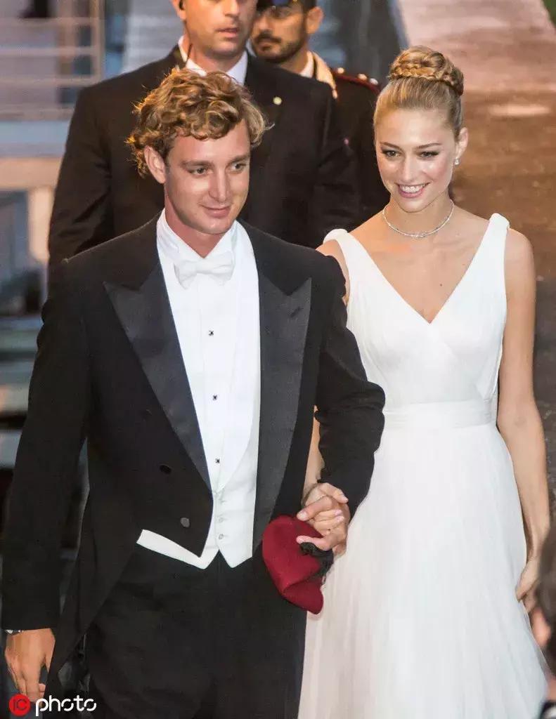 能嫁给王子的从来就不是“灰姑娘”，一起来看这场举办在世界五大宫殿之一的世纪梦幻婚礼吧