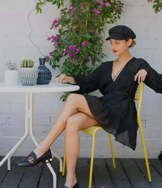 皮肤黑穿搭有什么雷区,皮肤黑穿什么颜色显白平价