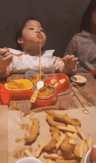 39张搞笑车祸动图,交通事故搞笑gif动图