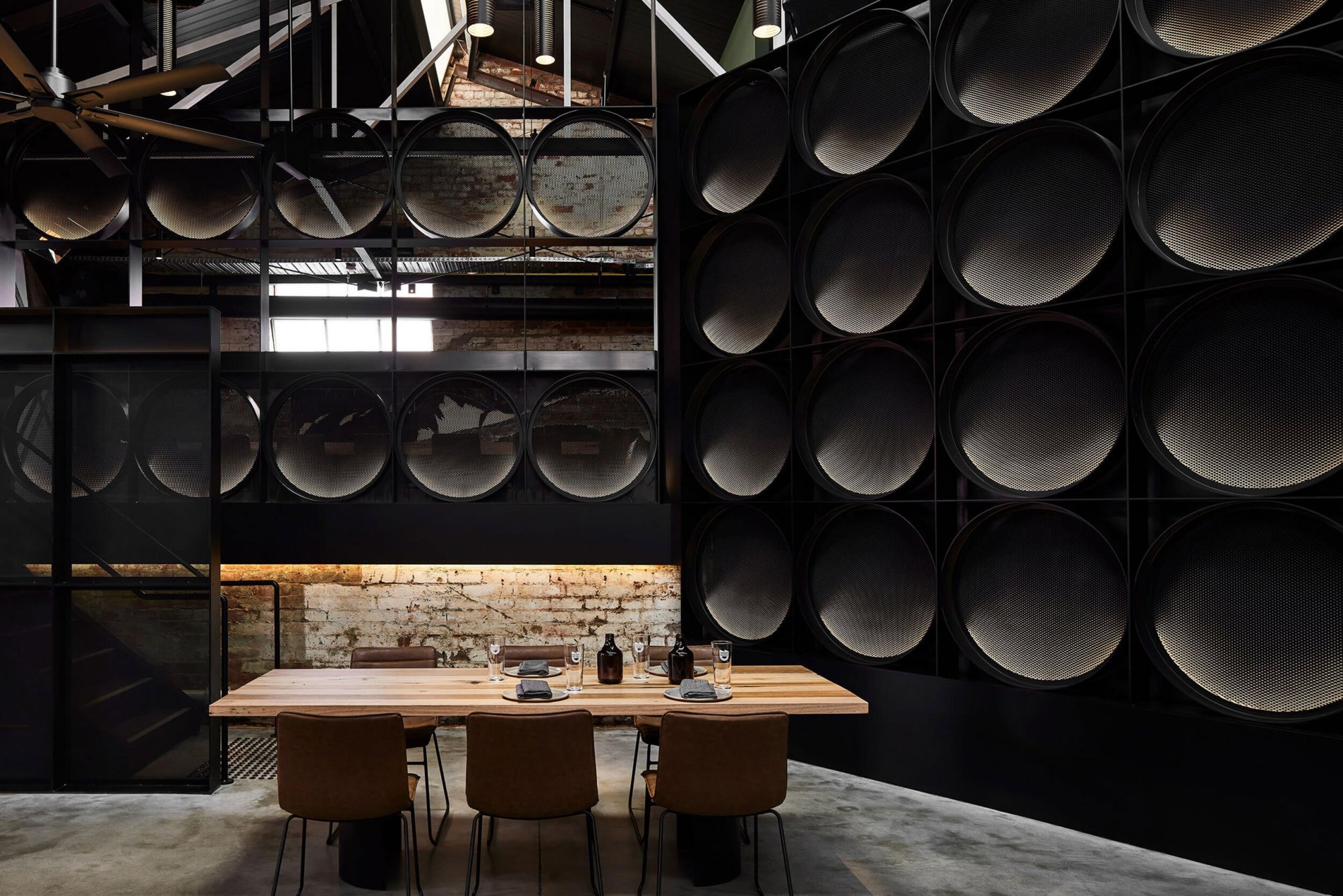 冷酷俊朗的工业风啤酒厂