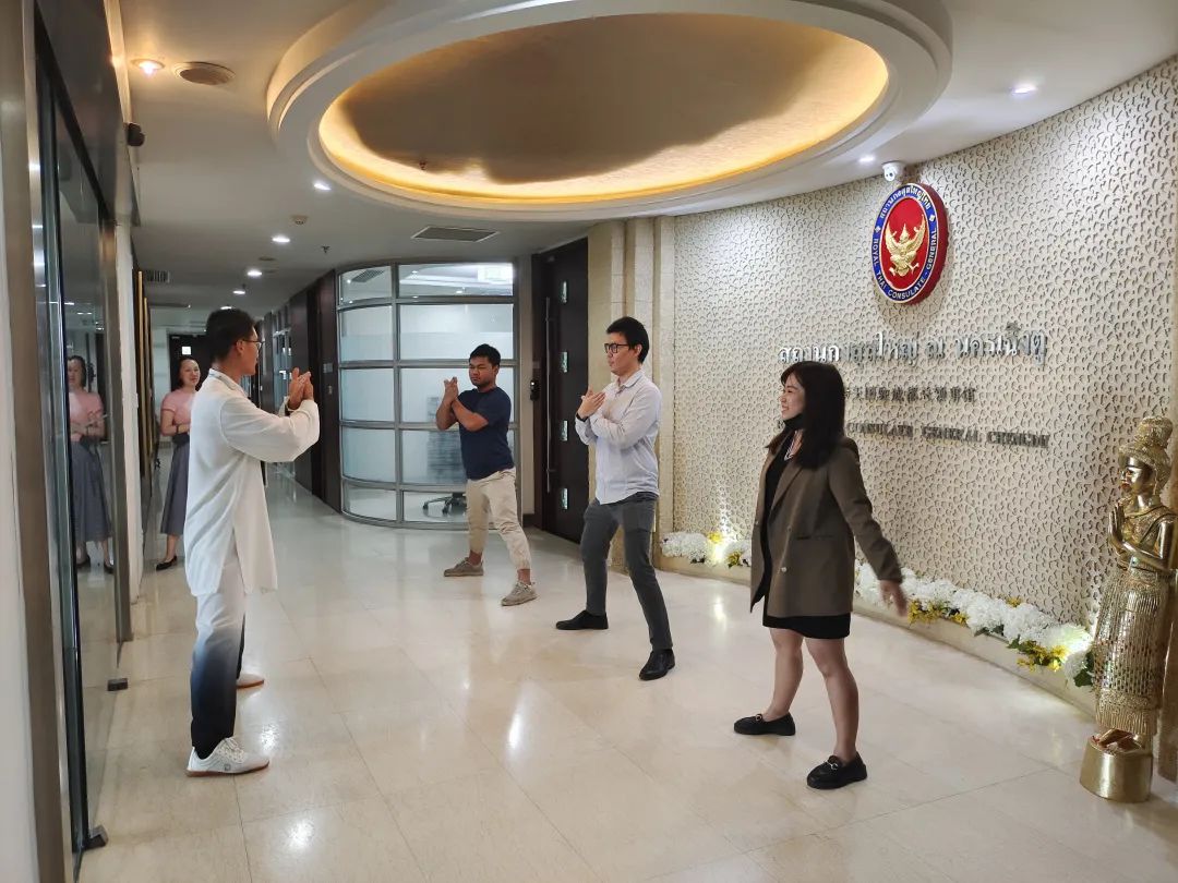 萨瓦迪卡！四川中医药！