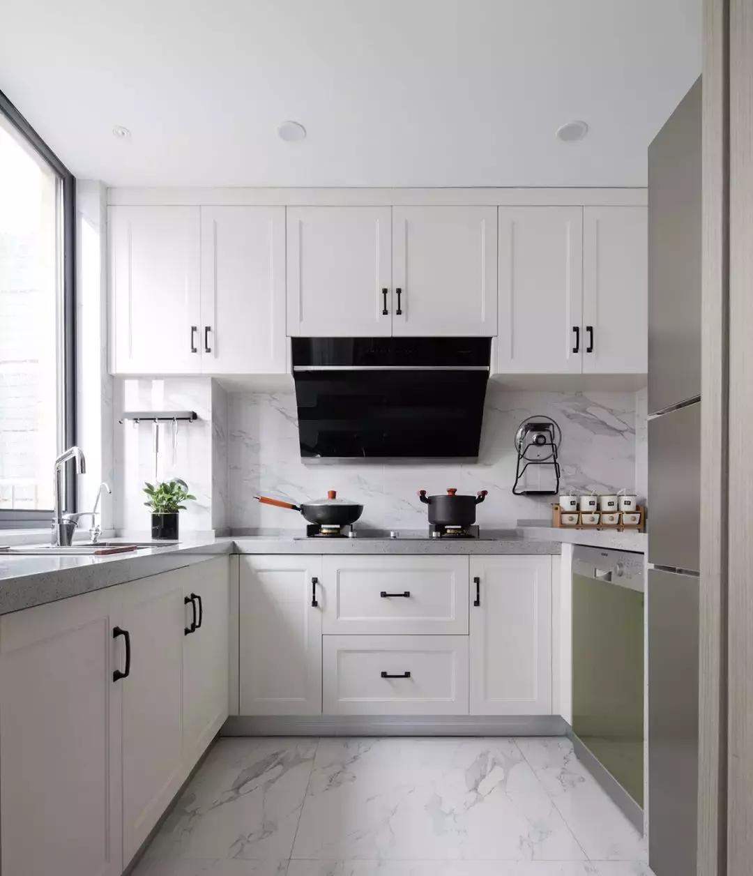 厨卫吊顶用大铝板还是小铝板好,厨卫吊顶用水泥板还是防水石膏板