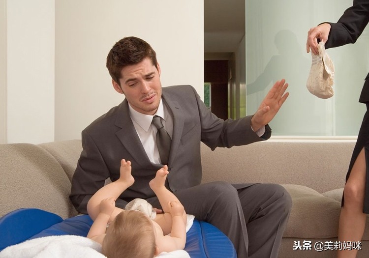 一个月的婴儿一天拉几次便便正常,婴幼儿新生儿一天大便6-7次正常吗