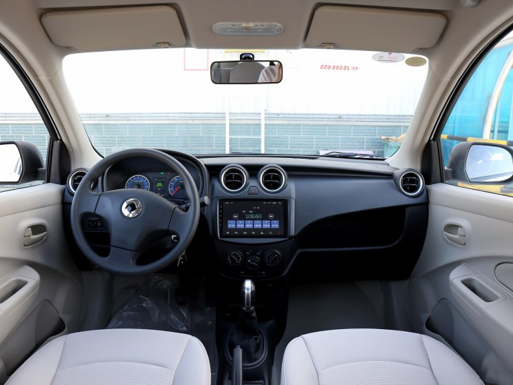 东风不再传统!10万以内的电动车俊风ER30,这才是真的酷炫风