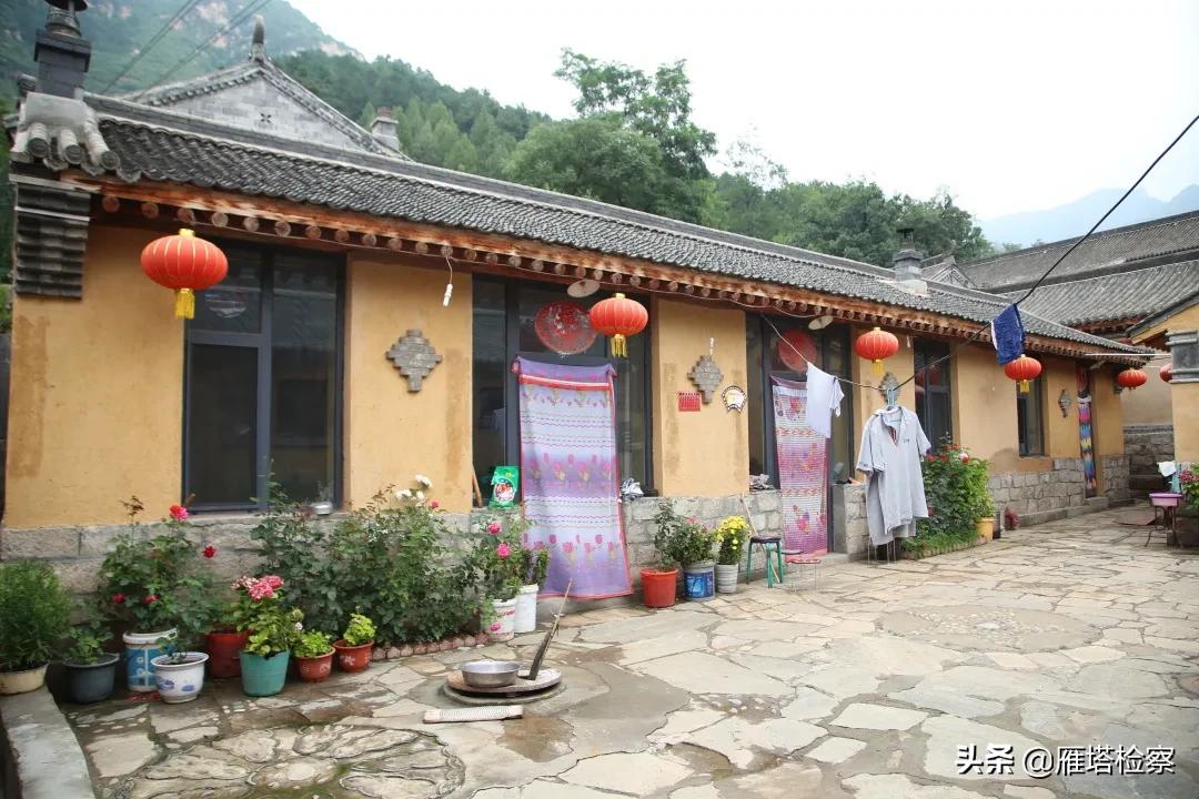 回顾脱贫攻坚波澜壮阔的伟大历程,彪炳史册的伟大奇迹全文