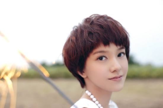 颜值高的女明星照，杨幂和郑爽短发谁更好看，你最喜欢谁呢？