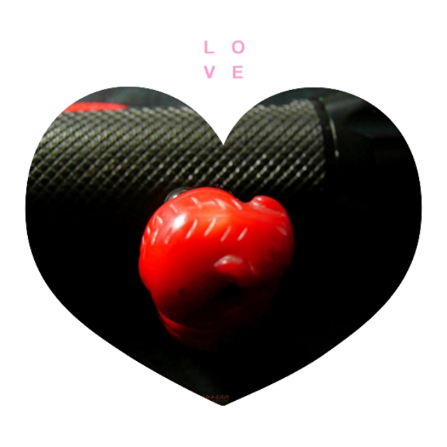 红珊瑚小桃心挂件,红珊瑚老挂件图片大全