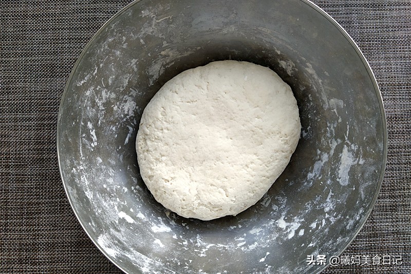 水煎包暄软不塌陷有诀窍,学会这几步,金黄有冰花,比卖的还好吃