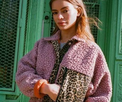 杨幂魏大勋真的是情侣吗,杨幂魏大勋情侣装现身同一小区