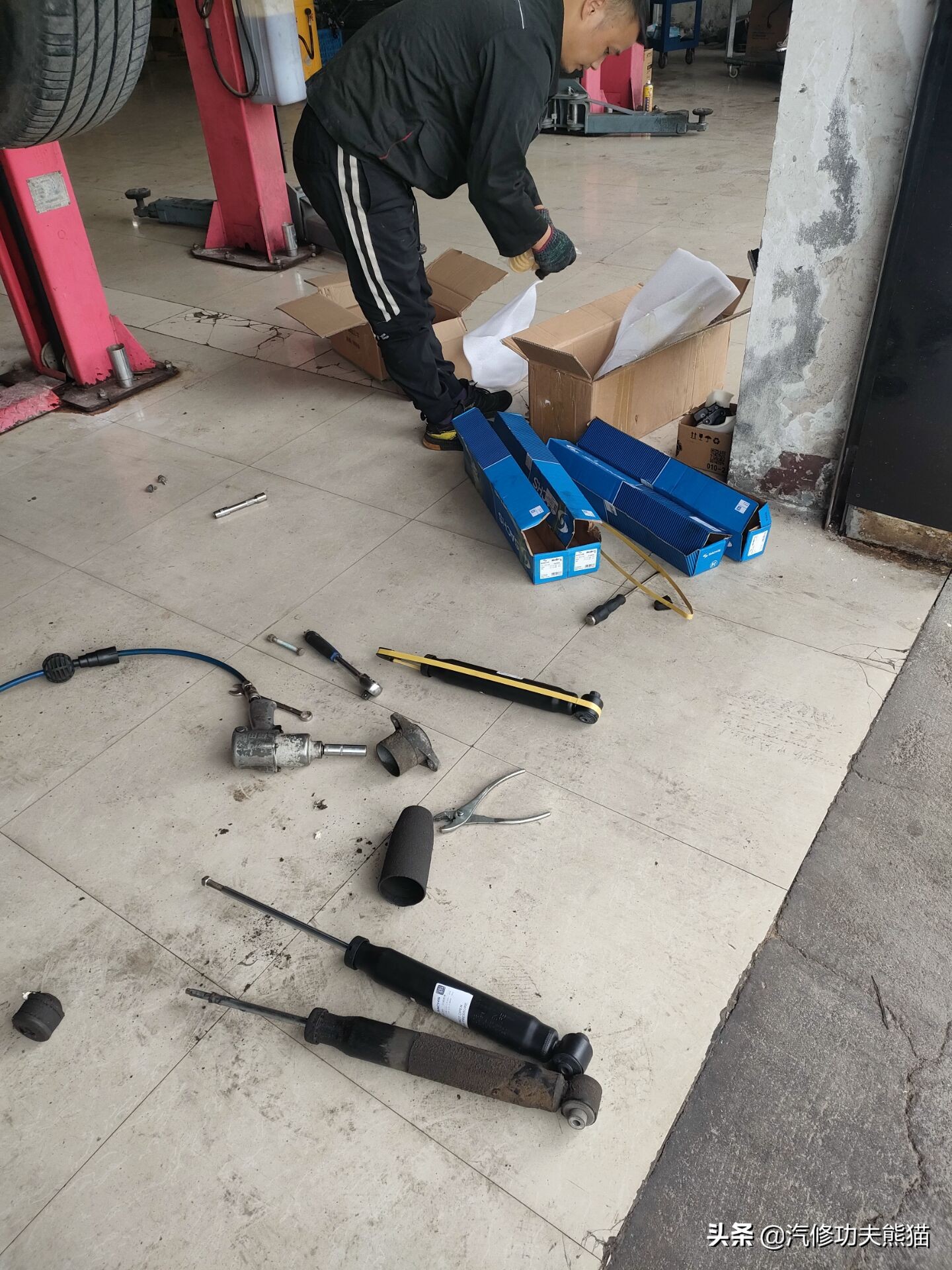 2003年老奥迪a6,2012年奥迪a6经典