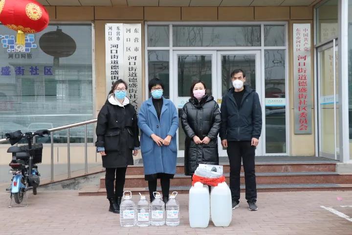 助力重大重点项目复工复产送锦旗,护航企业复工复产企业上门送锦旗