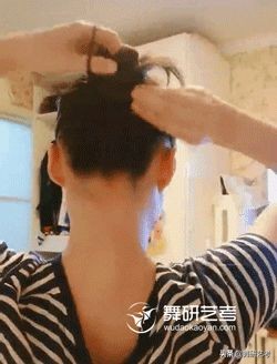 舞蹈高盘头的简单方法,儿童舞蹈盘头最简单