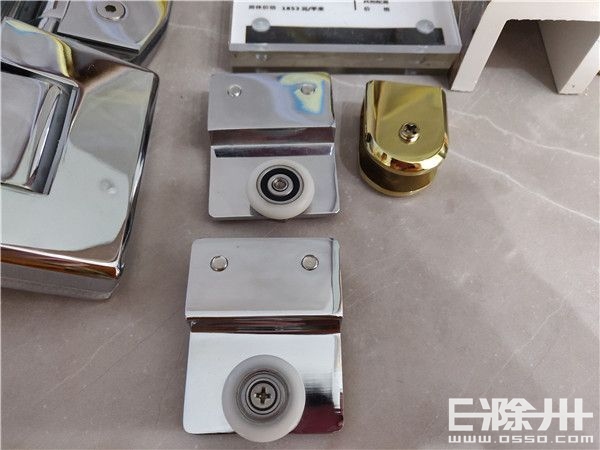 花洒马桶淋浴房怎么选？小编深挖市场，详解产品和报价