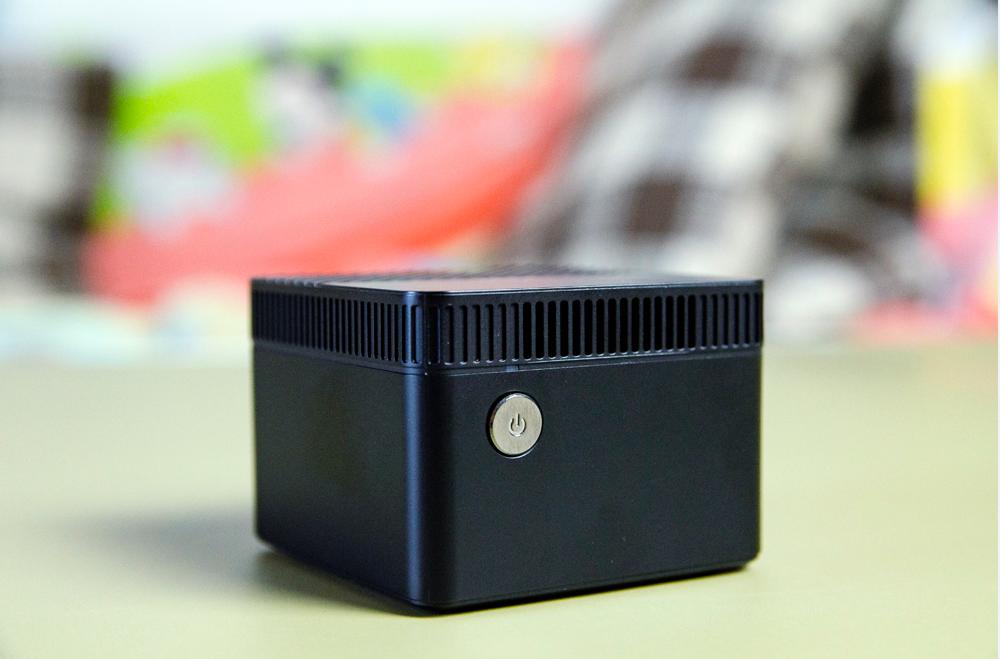 可以放进背包的主机,可以塞进行李箱的主机