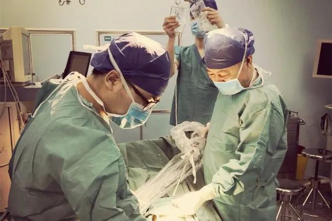 女宝宝外阴长了肿瘤怎么治疗,小孩易发妇科肿瘤