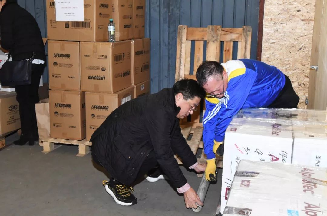 奥地利侨界捐助中国最大宗防疫物资,明搭国航回祖国最需要的地方