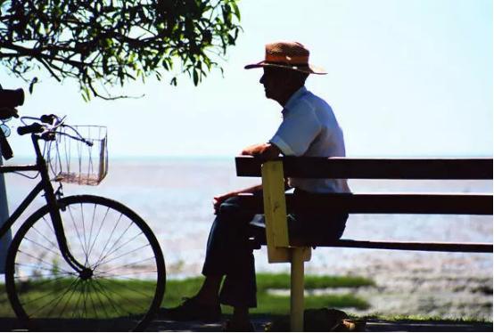 腰椎弯曲有什么后果,腰椎弯曲该如何复位