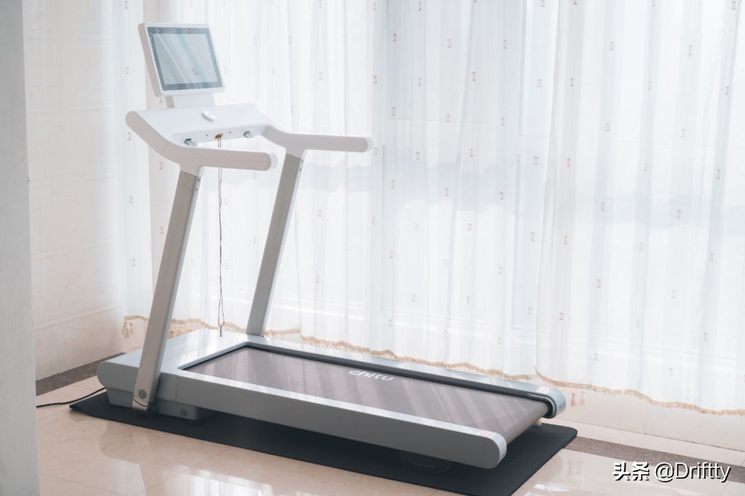赤兔跑步机-私教追剧两不误｜告别枯燥健身方式「深度体验评测」