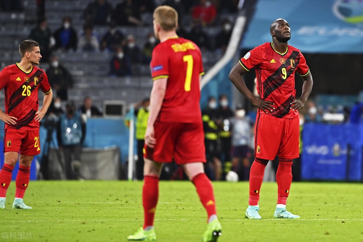 荣光归属亚平宁！意大利翻越高山创多项纪录，左后卫传奇未完待续