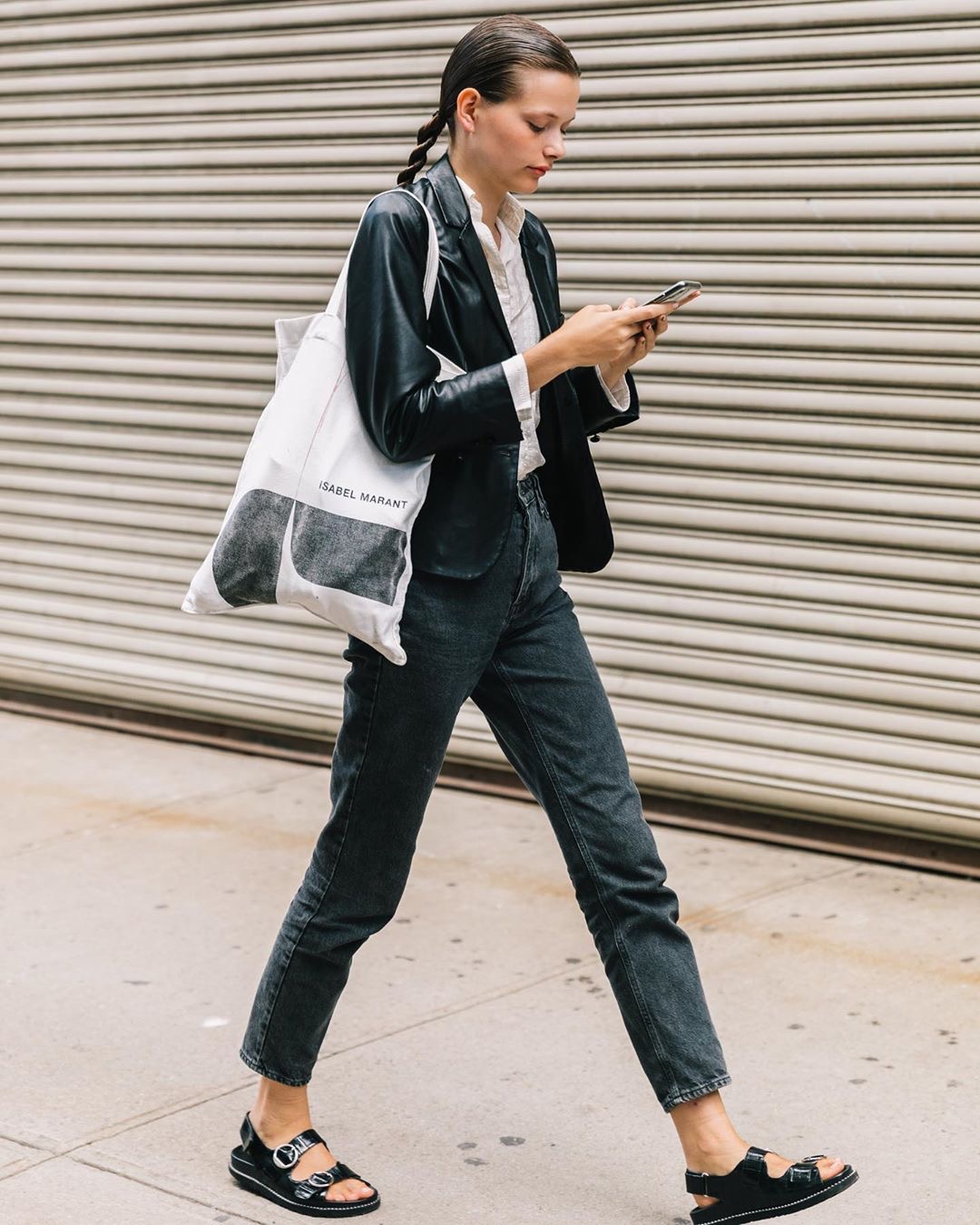 小个子千万不要穿直筒阔腿裤,小个子不要选择束脚裤