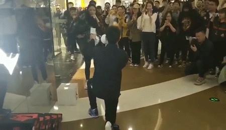 aj1白黑红高帮小芝加哥og,穿aj1ow芝加哥打篮球