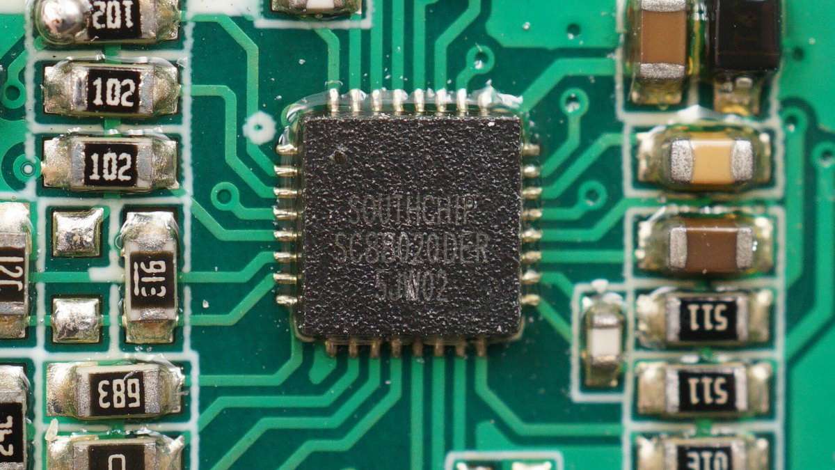 公牛便携式电源拆解,公牛1800w户外电源拆解