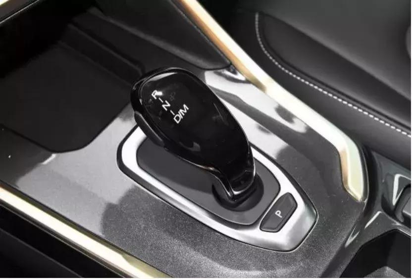 哈弗h6第三代1.5tsupreme+版,哈弗h66国潮冠军版23款