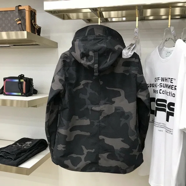 世界顶级迷彩冲锋衣,加拿大鹅冲锋衣56071