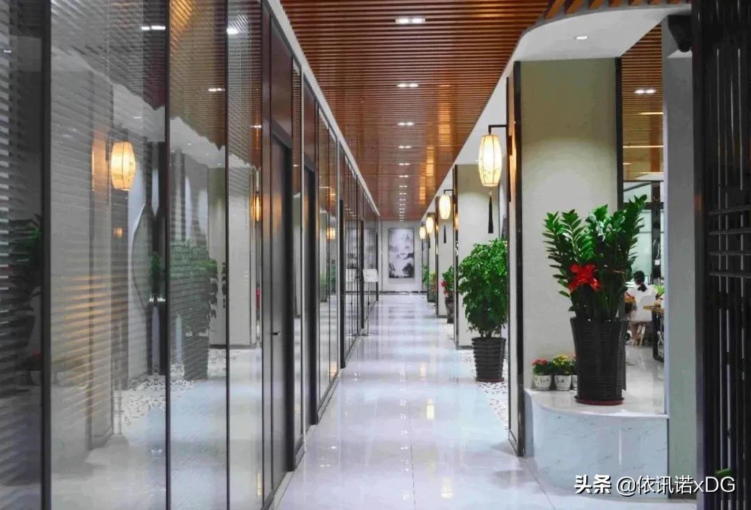 上善若水至柔至坚,上善若水从善如流的意思