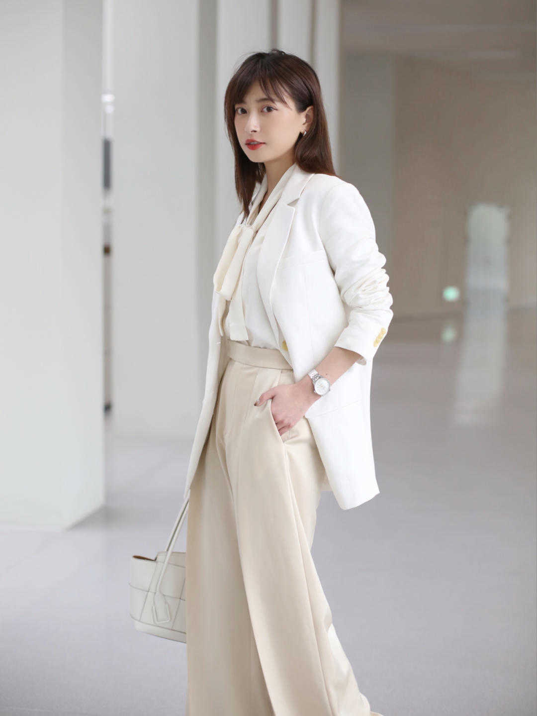 这款窄版阔腿裤百搭又时尚,纵享柔滑垂感清凉百搭休闲阔腿裤