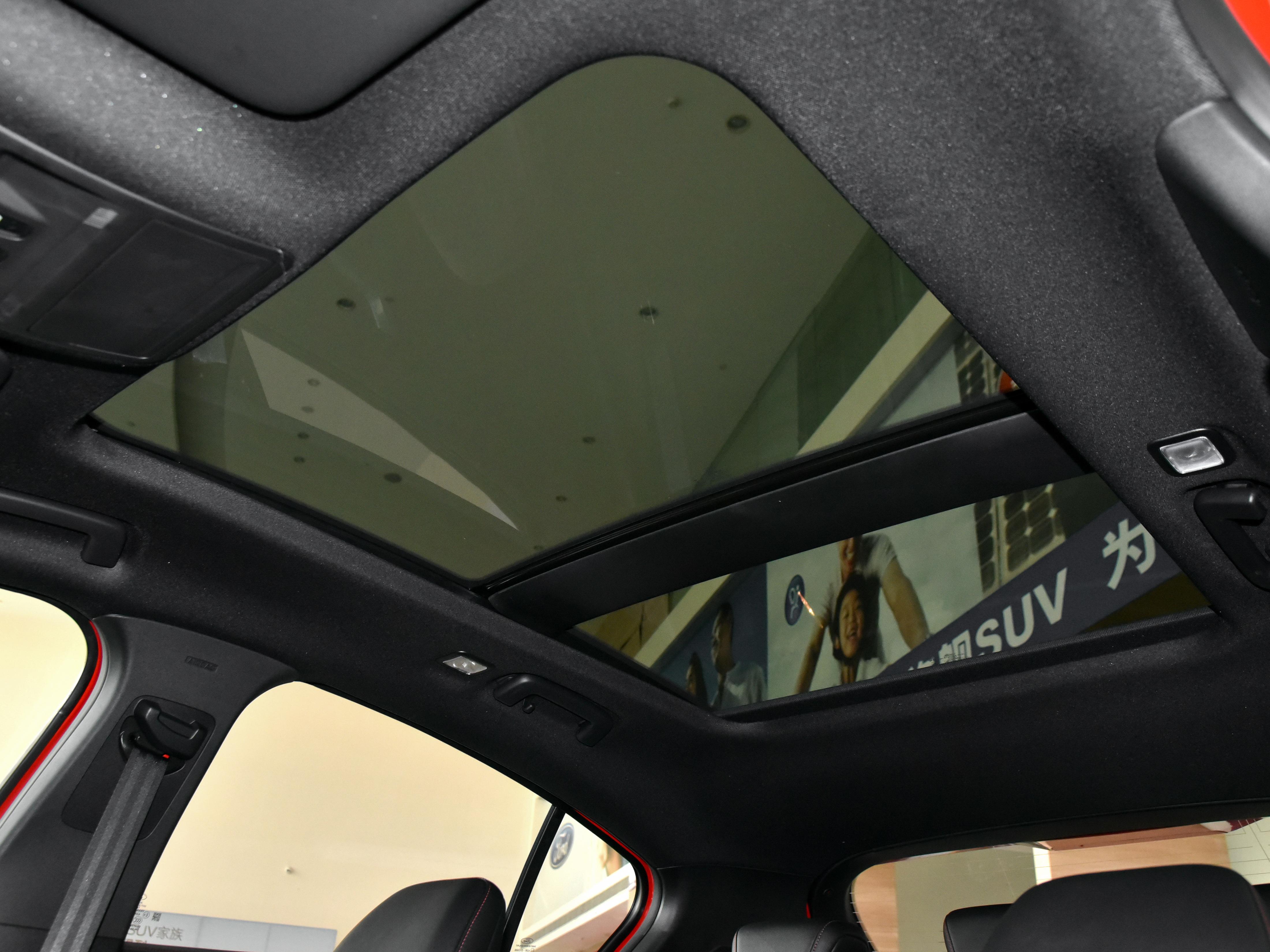 除了动力，品质不输本田思域，实惠的合资轿车，福特福克斯